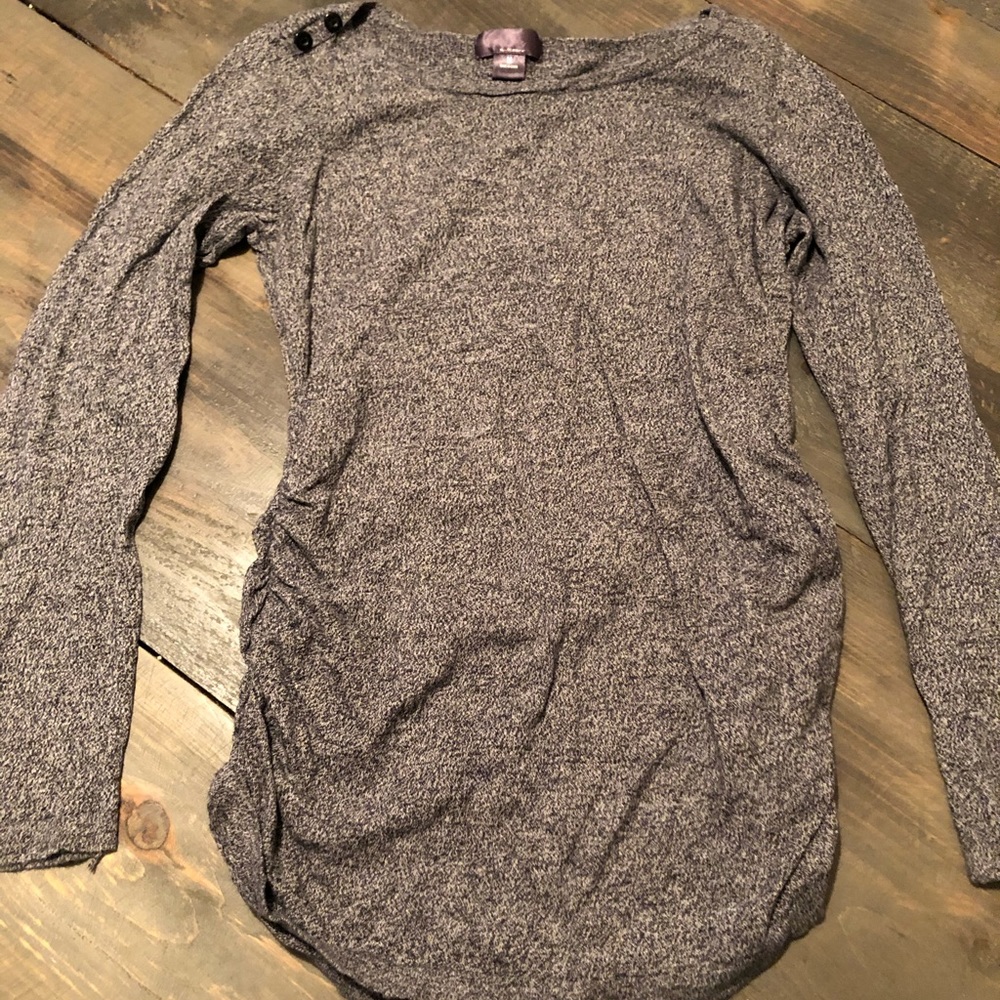 Long sleeve maternity shirt